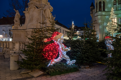 VERLEIH: LED 3D-Motiv "Santa laufend mit Sack" | HxBxT: 160x150x60cm | 24V | 65W | eisweiß | 6500K | inkl. Netzteil | IP44 |